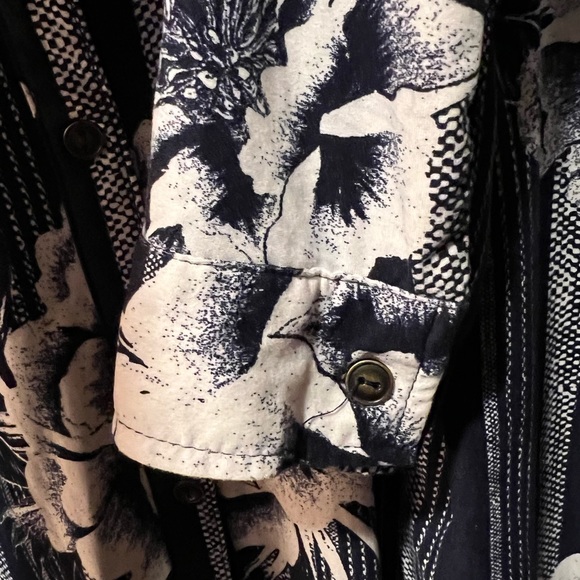 Derek Heart Navy & White Floral & Stripe Tunic Top, super soft - Picture 5 of 11